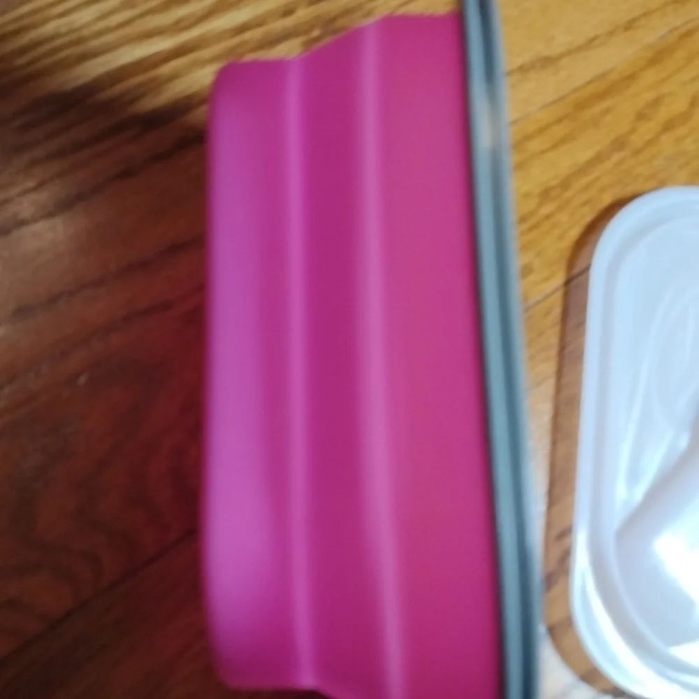 Pink Silicone Collapsible Lunch Dish with Lid & Utensil.